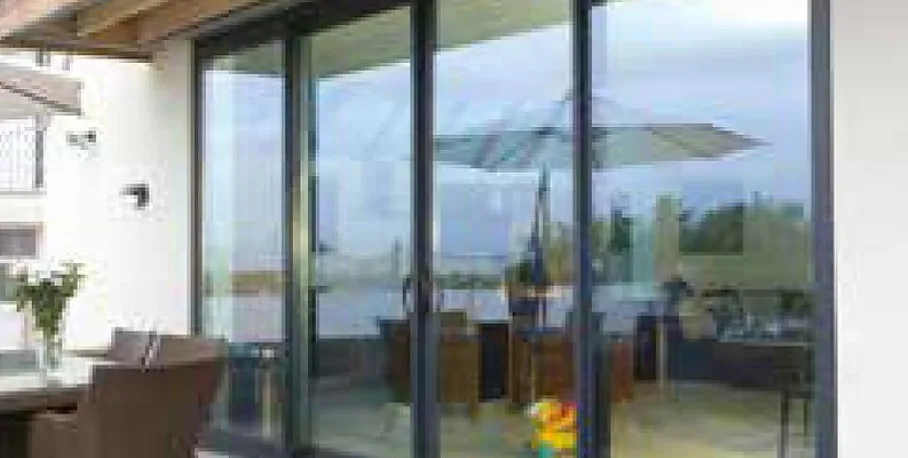 Cortizo aluminium sliding door, wide glazed opening